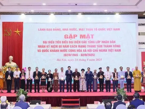 Doanh nhân Đỗ Quang Hiển được vinh danh nhờ đóng góp cho cộng đồng
