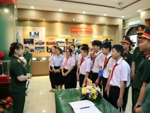 Giáo dục truyền thống yêu nước qua triển lãm ‘Mốc son lịch sử’ ở Cần Thơ