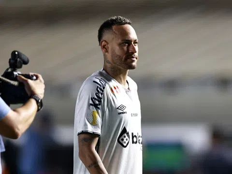 Neymar bị gạch tên