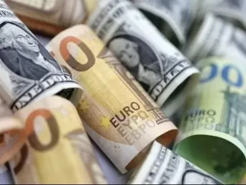 Tỷ giá ngoại tệ, tỷ giá USD/VND hôm nay 28/8: EUR giảm mạnh, USD giữ đà tăng