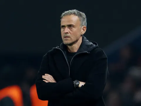 Luis Enrique 'thoát hiểm' ngoạn mục