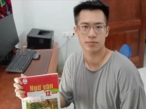 Thủ khoa chia sẻ trải nghiệm học tập với SGK Cánh Diều: Dễ hiểu, dễ nhớ