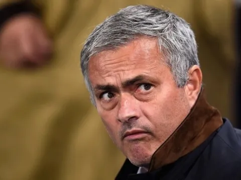 Mourinho bị sa thải