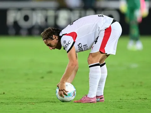 Modric đi vào lịch sử Serie A