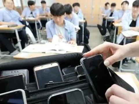 Hàn Quốc cấm smartphone trong giờ học
