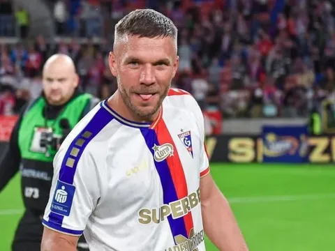 Còn ai nhớ Podolski?