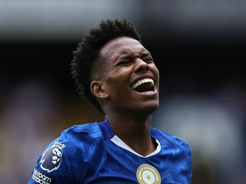 Tranh cãi ở trận Chelsea-Fulham