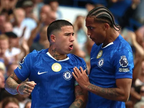 Trọng tài làm lu mờ chiến thắng của Chelsea