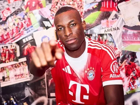 Bayern mượn thành công Jackson vào phút cuối