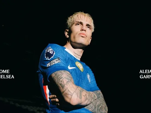 Garnacho rời MU sau khi nói chuyện với Messi