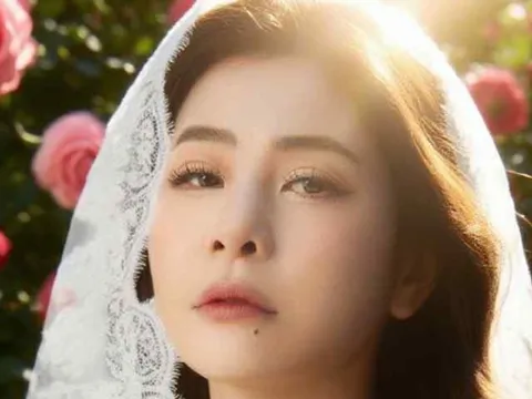 Cát Phượng gây sốt khi diện áo cưới, khán giả ngỡ ngàng