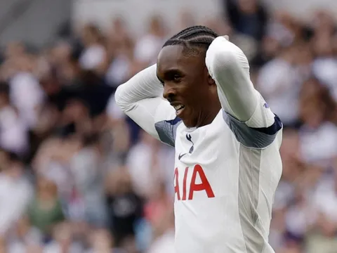 Quyết định khó hiểu của Tottenham