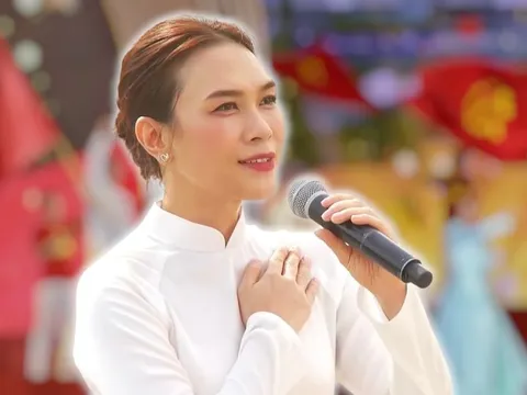 Clip 18 giây của Mỹ Tâm làm một hành động trên sân khấu khiến ai cũng nghẹn ngào
