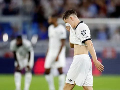 Đức thua sốc, xếp chót bảng A vòng loại World Cup