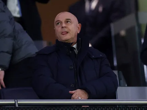 Tottenham rung chuyển