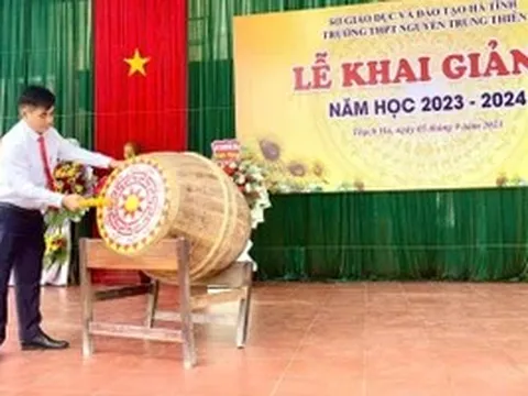 Thiêng liêng tiếng trống khai trường!
