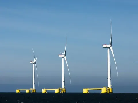 Vượt qua sóng dữ cao tới 20 mét, turbine điện gió nổi cần mẫn tạo ra 1 tỷ kWh điện