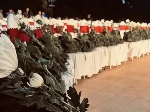 ‘Mưa đỏ’ trên đường trở thành tác phẩm điện ảnh Việt có doanh thu phòng vé cao nhất mọi thời đại