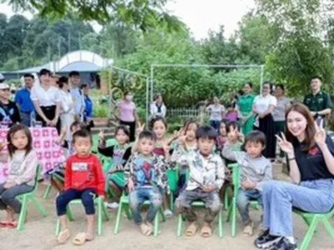 Hoà Minzy nhận nuôi ăn thêm 100 em nhỏ vùng cao