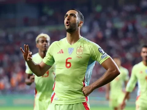 Sao Arsenal lập hat-trick gây sốt