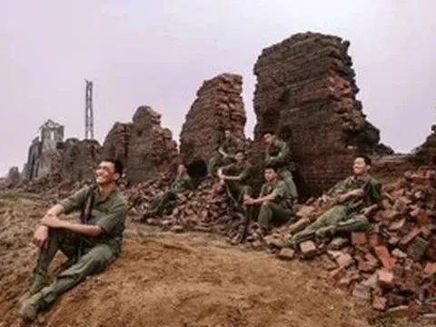'Mưa Đỏ' trở thành phim ăn khách nhất lịch sử phòng vé Việt