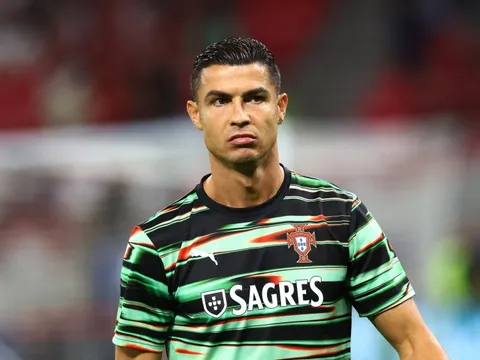 Ronaldo 40 tuổi vẫn viết lại lịch sử