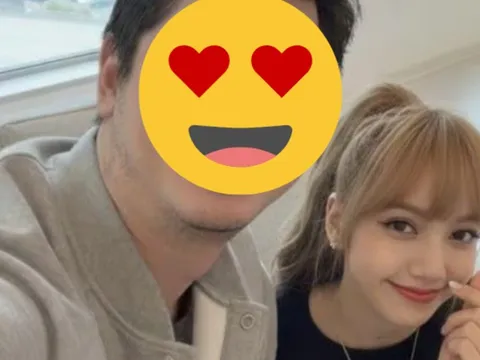 Xôn xao tấm hình thân mật của Lisa (Blackpink) với người khác giới