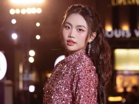 Phương Mỹ Chi trải lòng lúc nửa đêm về một cái tên khiến dân tình xôn xao