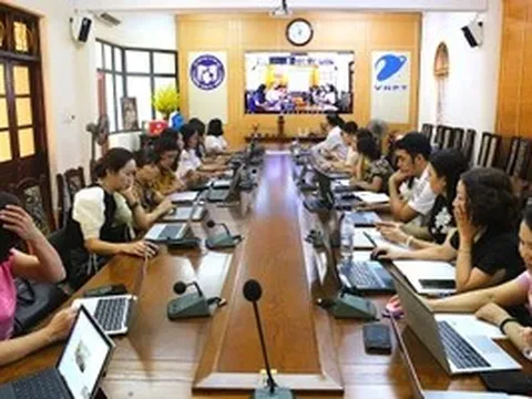 Hơn 10.000 cán bộ, giáo viên Hưng Yên tham gia tập huấn ứng dụng AI