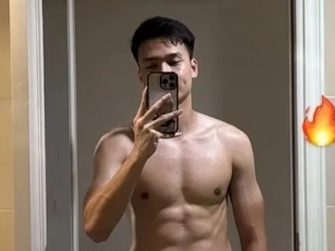 Bùi Hoàng Việt Anh khoe body săn chắc