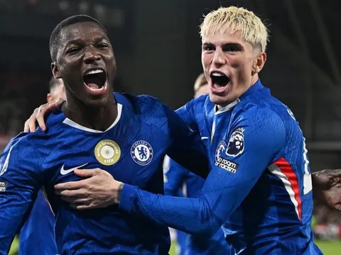 Garnacho ghi dấu ấn trong ngày ra mắt Chelsea