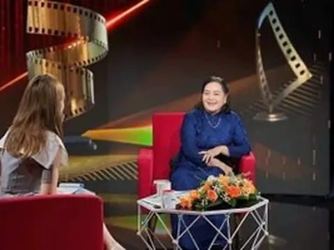 NSND Ngọc Lan bồi hồi nhớ lại kỉ niệm khó quên trong Lửa trung tuyến