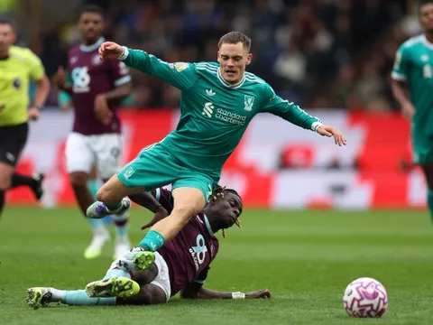 Chuyện gì đang xảy ra với 'bom tấn' của Liverpool