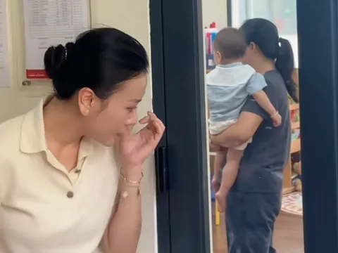 Phương Oanh rơi nước mắt khi chăm con nhỏ, các 'mẹ bỉm' đều đồng cảm với nỗi lòng