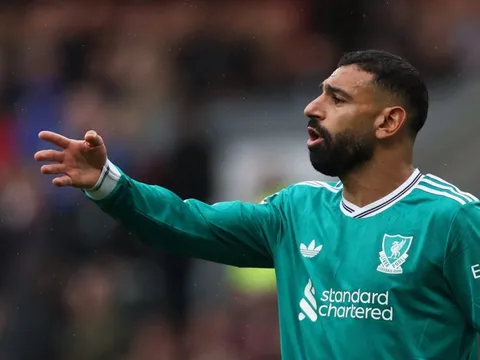 Salah trở thành vấn đề của Liverpool