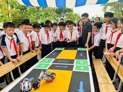 Nhà giáo hiến kế sớm đưa Nghị quyết 71 vào cuộc sống