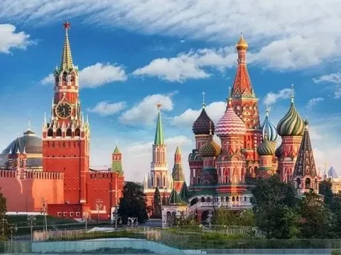 Gói trừng phạt thứ 19 nhằm vào Nga: Châu Âu bất ngờ hoãn công bố, Ukraine muốn EU không chậm trễ, Mỹ gia tăng sức ép