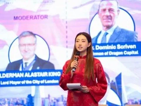 Hoa hậu Lương Thùy Linh khẳng định bản lĩnh trong vai trò MC hội nghị quốc tế