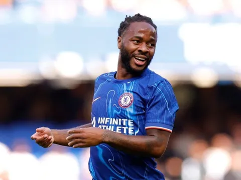 Sterling bị cô lập ở Chelsea