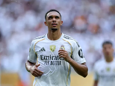 Real Madrid sốc nặng - Trent gục ngã ngay phút thứ 4