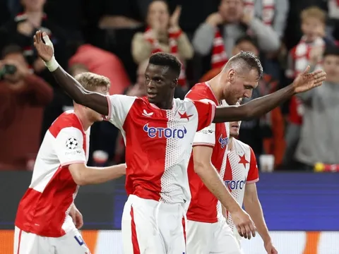 Cầu thủ vô danh lập cú đúp Champions League, vẫn 'lép vế' Xuân Son