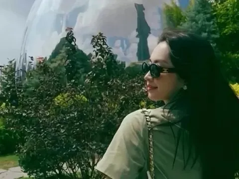 Mẫu túi hobo Chanel 25 gần 200 triệu đồng chinh phục nhiều người đẹp Việt Nam