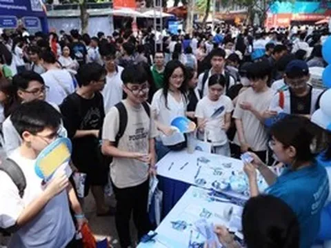 Xét tuyển bổ sung: Cửa hẹp, cần thận trọng