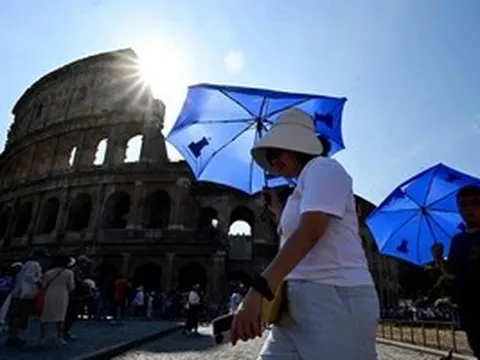 Học sinh Italy bước vào năm học trong nắng nóng kỷ lục