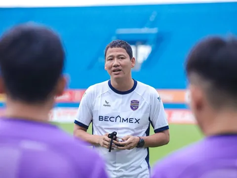 Becamex TP.HCM bác tin đồn nợ lương, cầu thủ giả đau