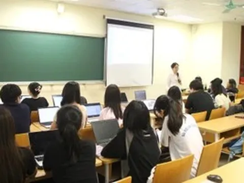 Cần đổi mới chính sách để giữ chân và thu hút giảng viên giỏi