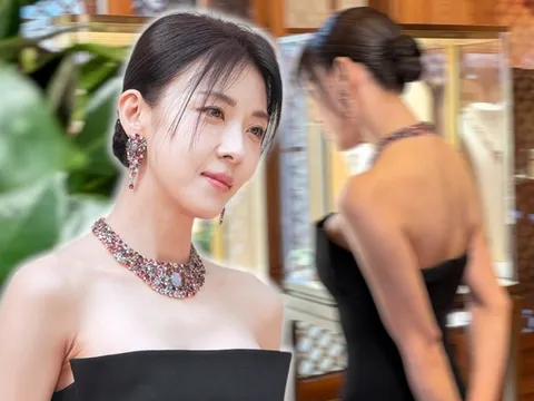 Bất ngờ với nhan sắc căng tràn sức sống của Ha Ji Won ở tuổi U50