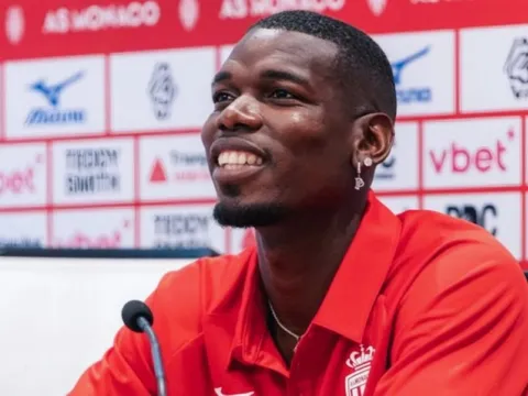 Pogba bất ngờ với Minamino