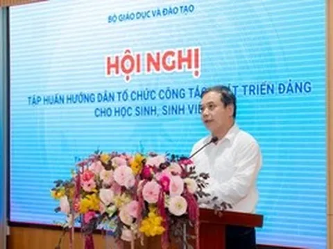 Tập huấn hướng dẫn công tác phát triển Đảng cho học sinh, sinh viên