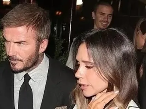 Victoria Beckham xúc động khi đại gia đình và bạn bè đến ủng hộ buổi ra mắt phim tài liệu